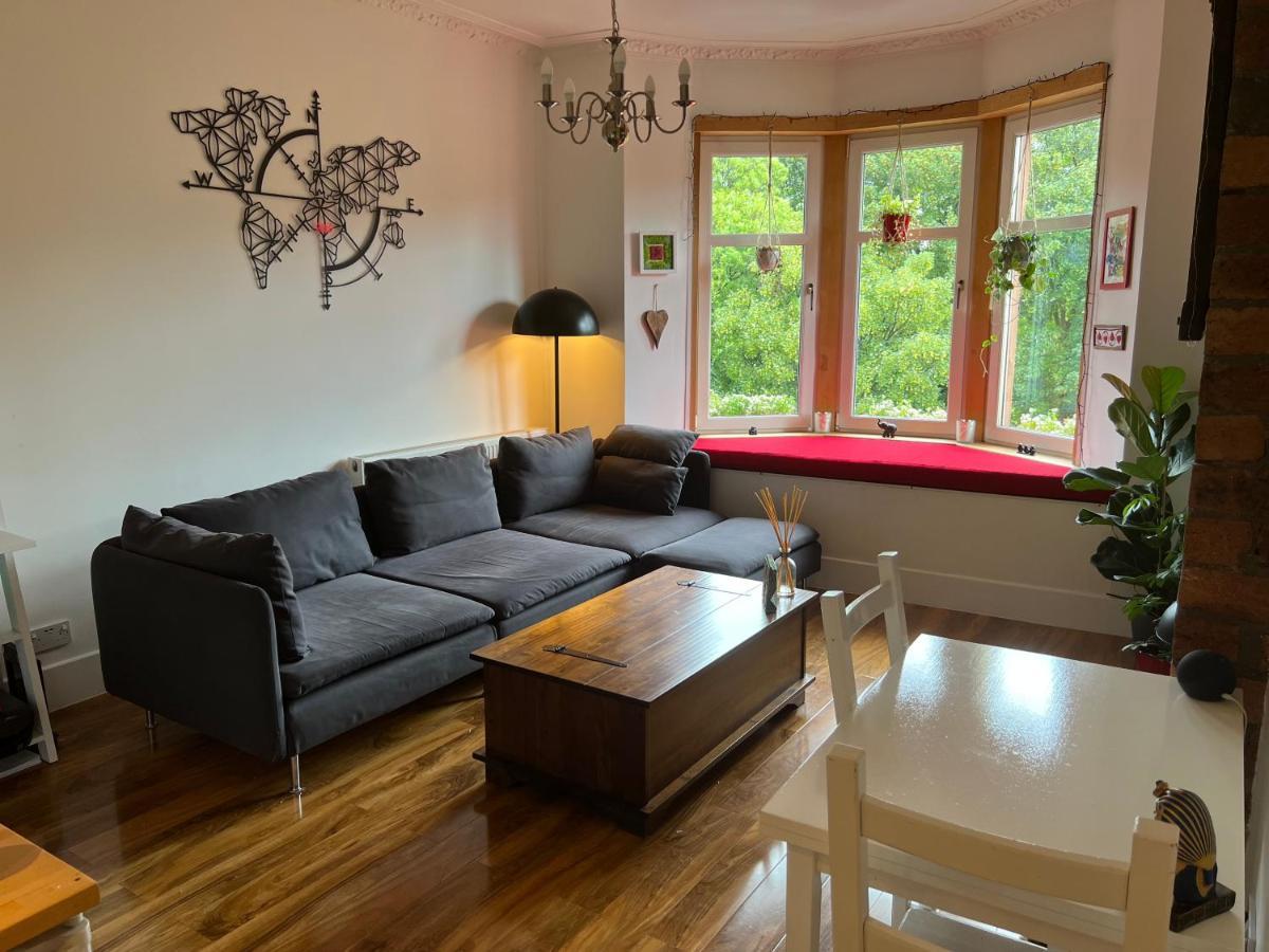1 Bedroom Flat In Tolcross, Glasgow Top Floor. ภายนอก รูปภาพ