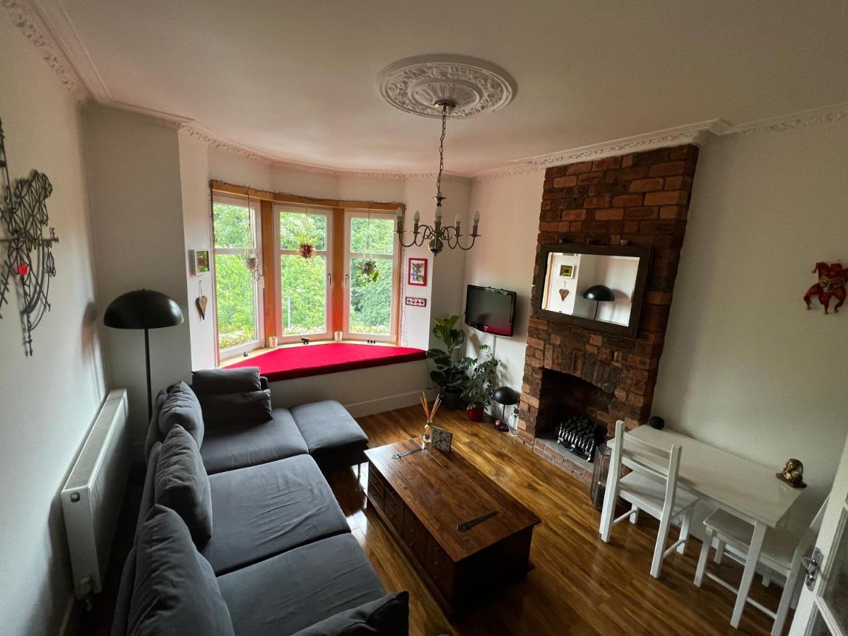 1 Bedroom Flat In Tolcross, Glasgow Top Floor. ภายนอก รูปภาพ